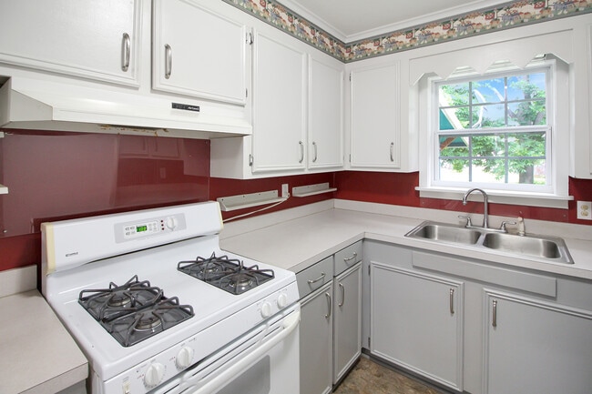 Photo - 246 St Paul St