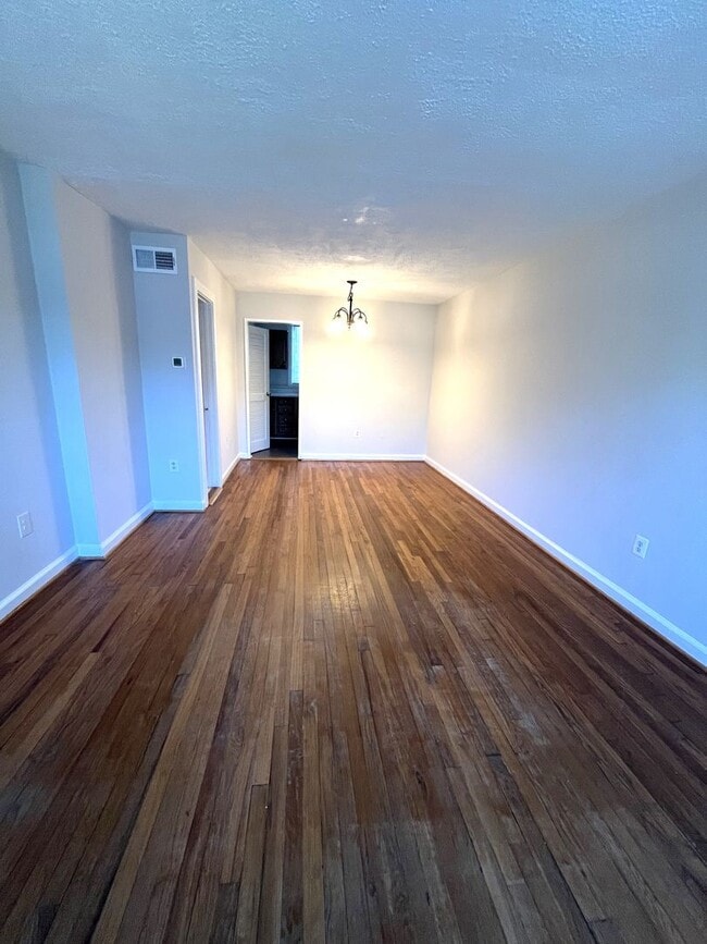 Photo - 133 W Reed Ave