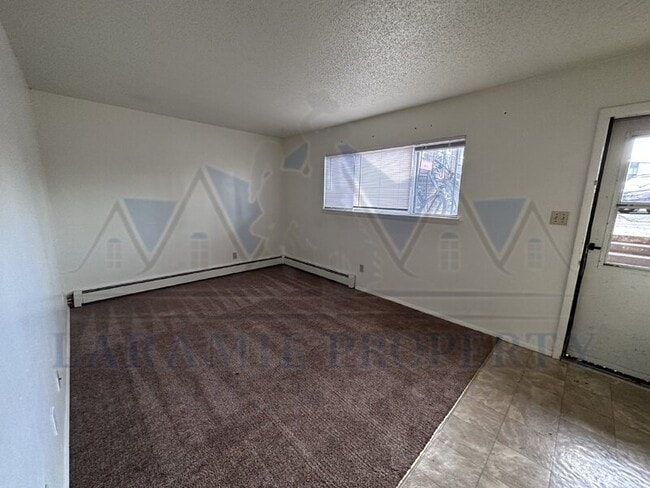 Photo - 702 Downey St Unidad 17