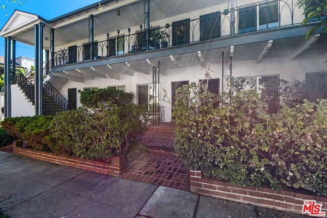 Photo - 186 N Clark Dr