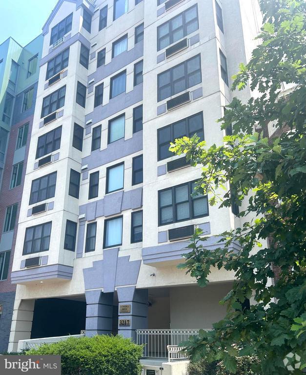 Building Photo - 3217 Wisconsin Ave NW Unit 6B Rental