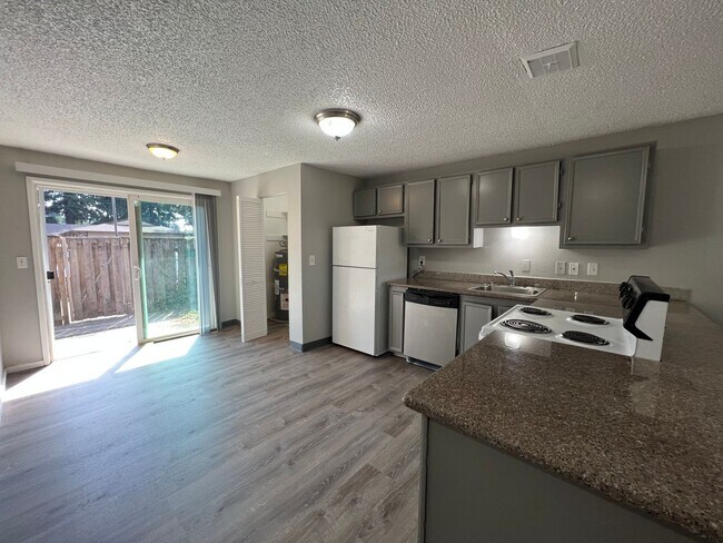 Photo - Country Rambler