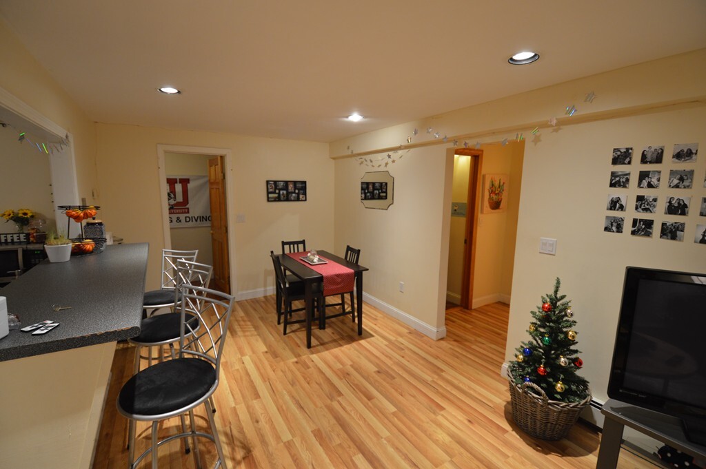 Photo - 94 Pleasant St Unit 1
