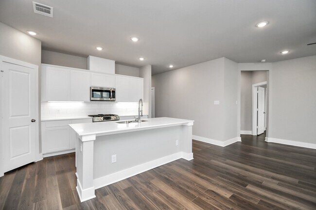 Photo - 1234 Scarlet Crk Dr