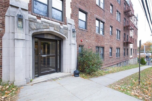 Building Photo - 381 Broadway Unit 3B Rental