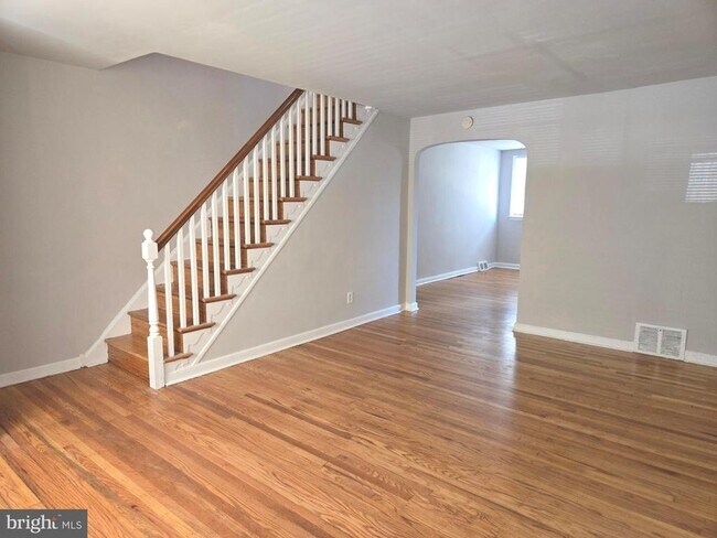 Photo - 6931 Greenway Ave