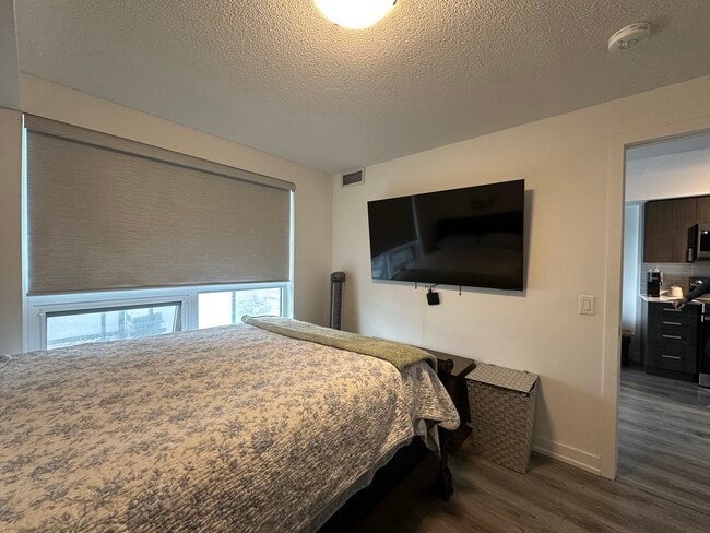 Photo - 801-1480 Bayly Street Pickering ON