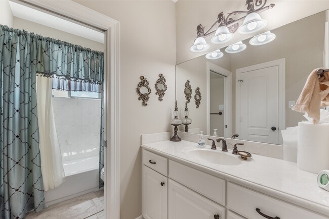 Building Photo - 30062 N Fulshear Dr