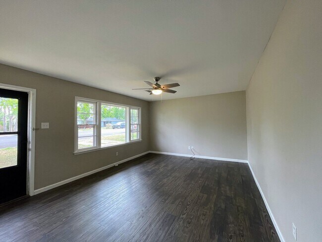Photo - Your Snyder Sanctuary Awaits: 3 Beds, Big Yard & All the Modern Comforts You Crave!