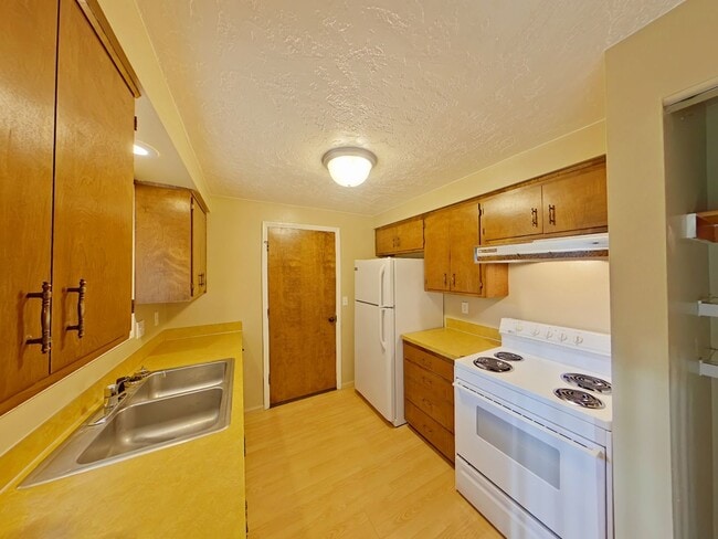 Photo - 24798 Parkside Dr Unit 24798 Parkside Drive