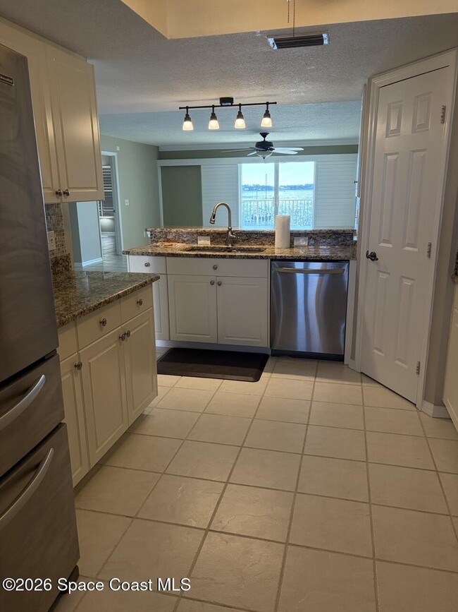 Photo - 104 Riverside Dr Unidad 302