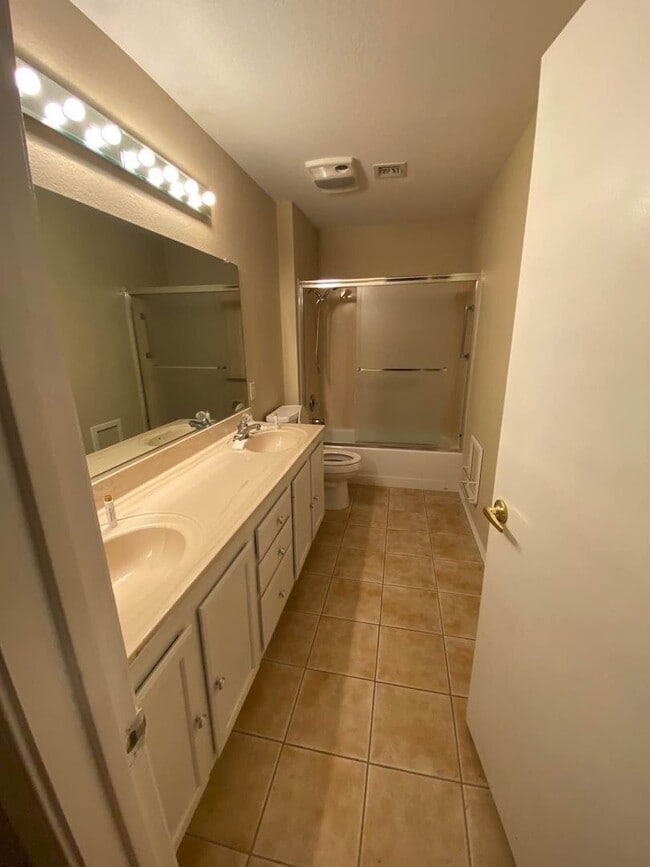 Photo - Stylish 2-Bedroom Townhouse in Sun City Summerlin with Resort-Style Amenities