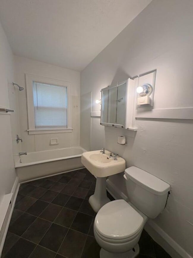 Photo - 312 N Mclean St Unit 3