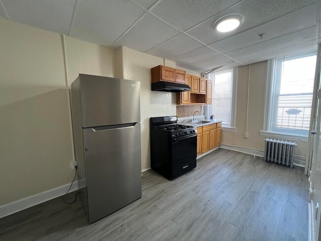 Photo - 1513 Summit Ave