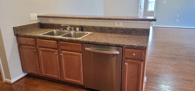 Photo - PHENOMENAL 4 Bedroom BEAUTY!!