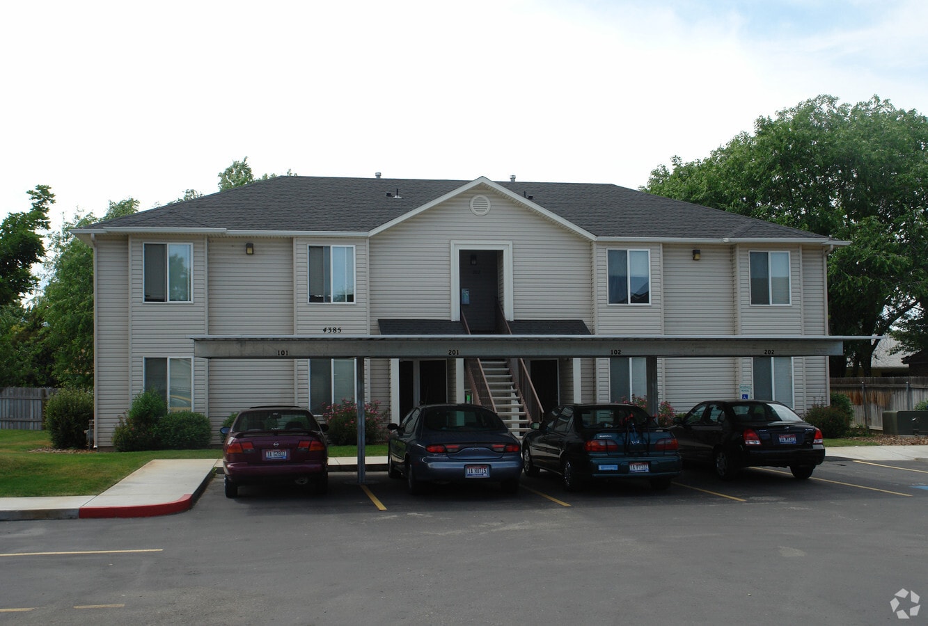 Rose Hill Apartments - Rose Hill Apartments