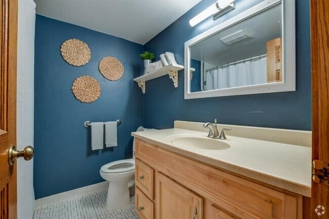 Building Photo - 6409-6411 Hammersley Rd Duplex Unit 6409 Rental