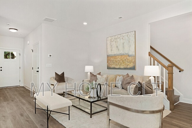 Photo - 2318 Rebecca Ave