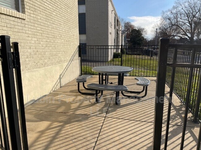 Photo - 1616 Monroe Ave