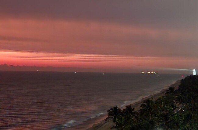 Photo - 1057 Hillsboro Mile Unidad 921