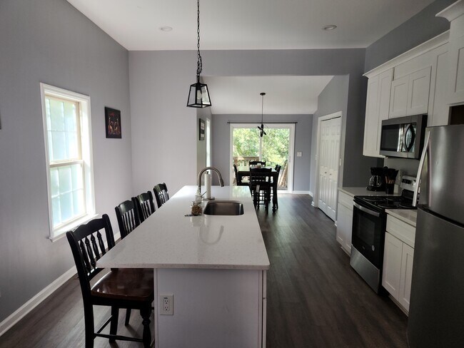 Photo - 1109 Windsor St SW