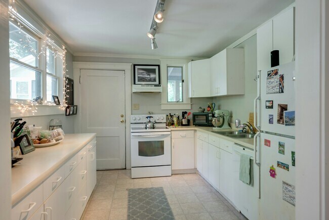 Photo - 34 Muscogee Ave NW Unit Terrace