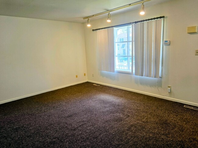 Photo - 1415 Robert St