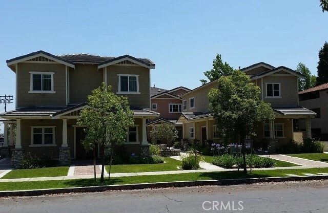 Photo - 127 W H St