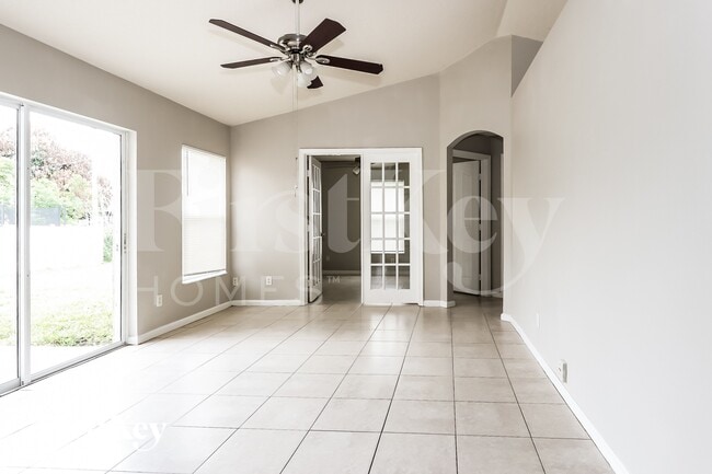 Photo - 662 SW Sandbar Terrace