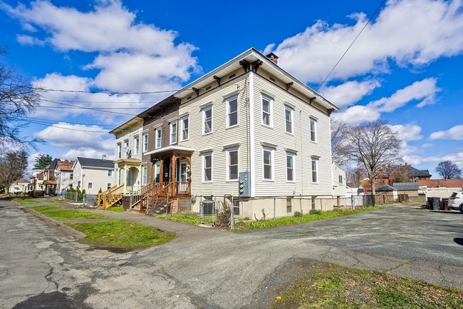 Building Photo - 13 Hampden St Unit Apt 2