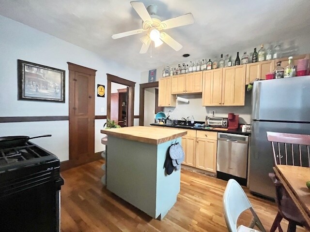 Building Photo - 18 Sachem St Unit 2