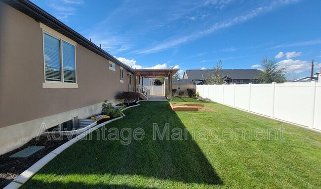 Photo - 1652 W Brooke St