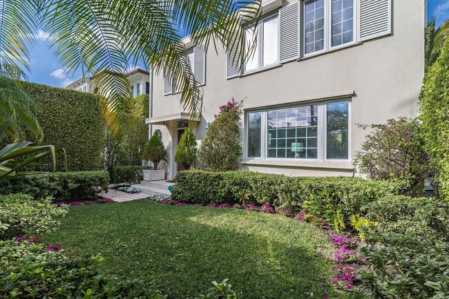 Photo - 155 Peruvian Ave