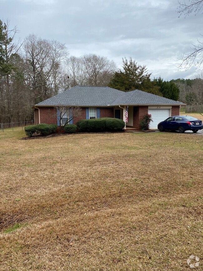 Building Photo - East Athens Single-Family Home