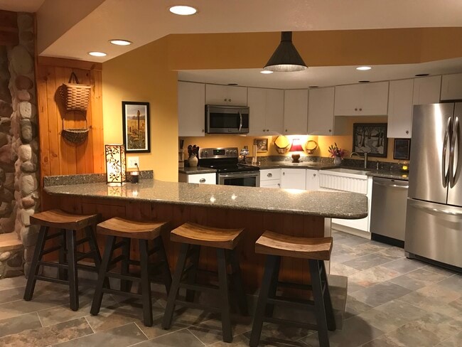 6100 Centerville Rd Unit Artisan Retreat