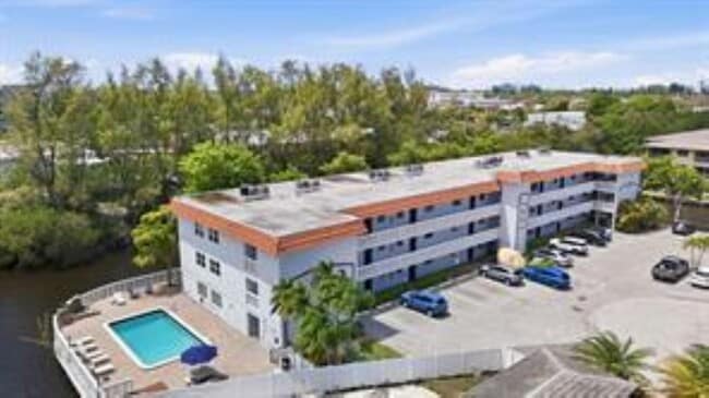 Photo - 1400 NE 57th St Unit 304