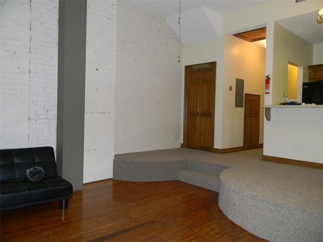 Building Photo - 2315 The Strand Unit 2D Rental