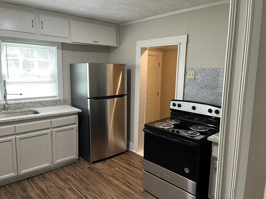 139 Selman Rd NW