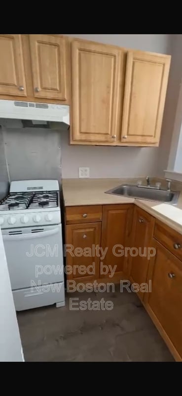 Building Photo - 124 Central Avenue Unit U-41  U-31