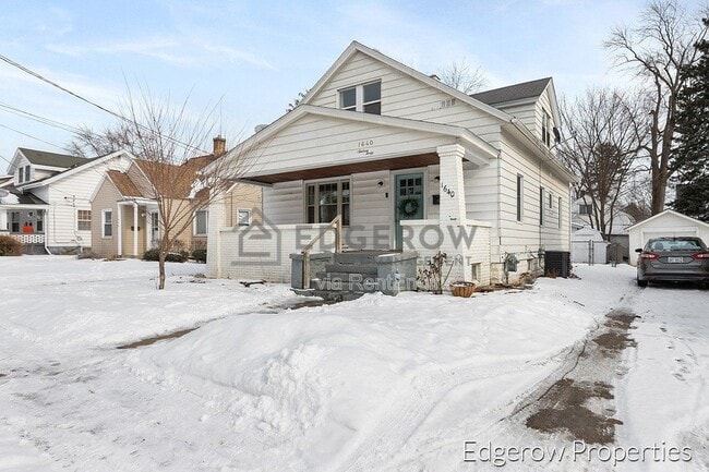 Photo - 1640 Wendler Ave SW