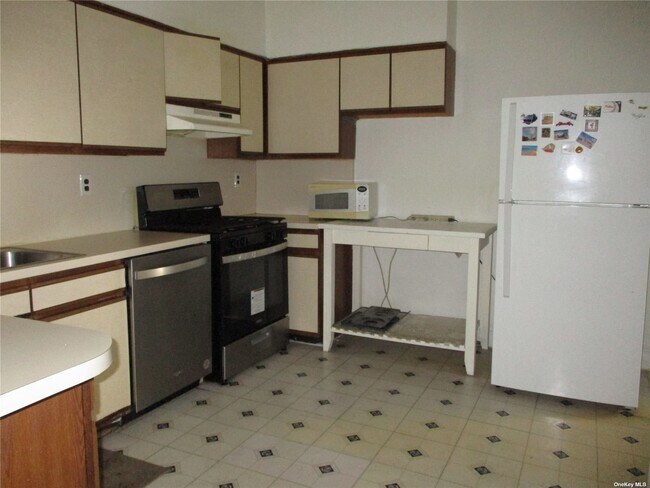 Photo - 43-30-43-46 46th St Unidad 4 D