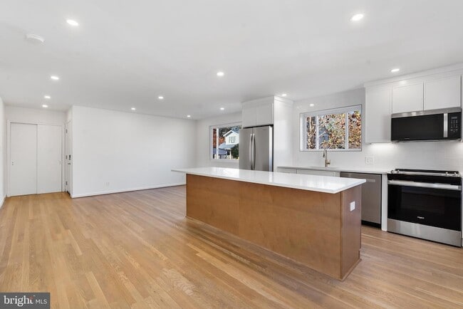 Photo - 618 19th St S Unit B