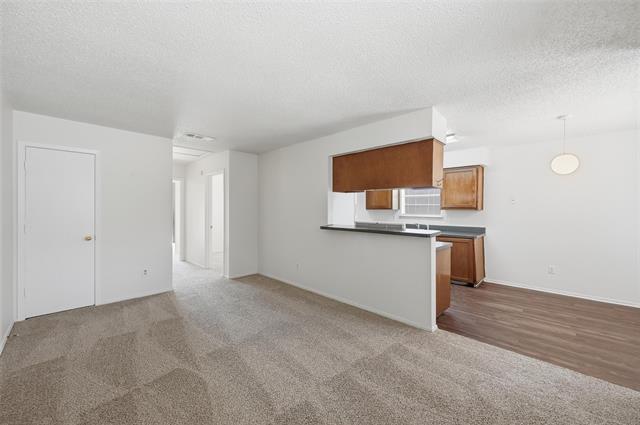 Photo - 504 Kings Way Dr