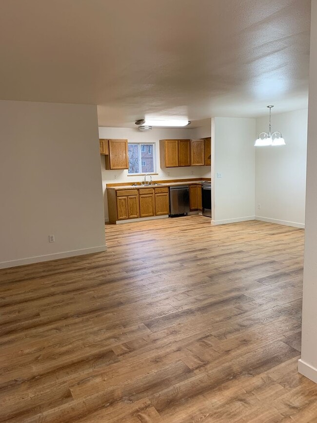Photo - 3 Bdrm, 1 & 1/2 Ba | Muldoon & E 36th Ave ...