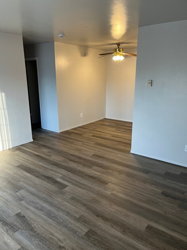Dinette - Coachlite Apartments