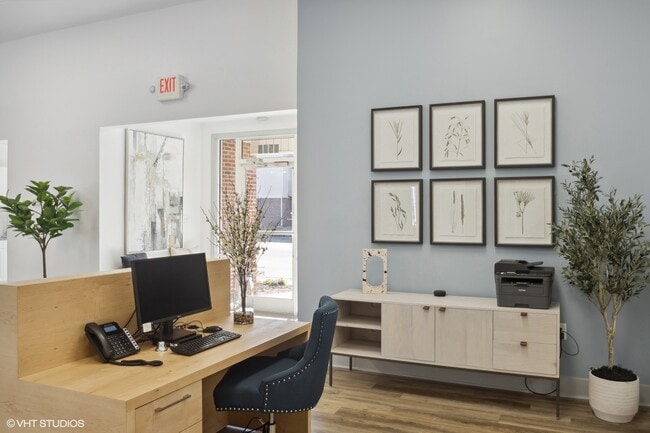 Front Office/Leasing Desk