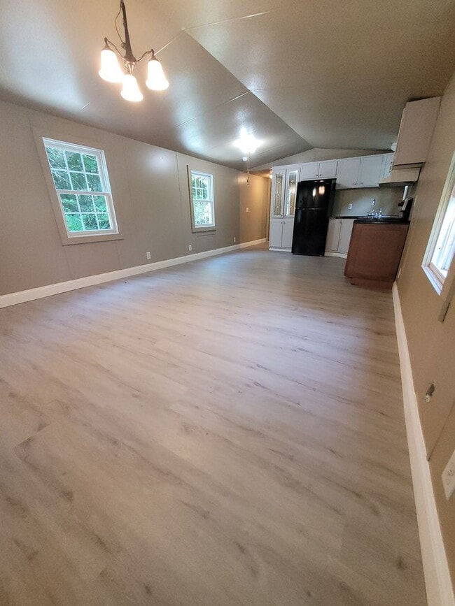 522 Sandmine Rd