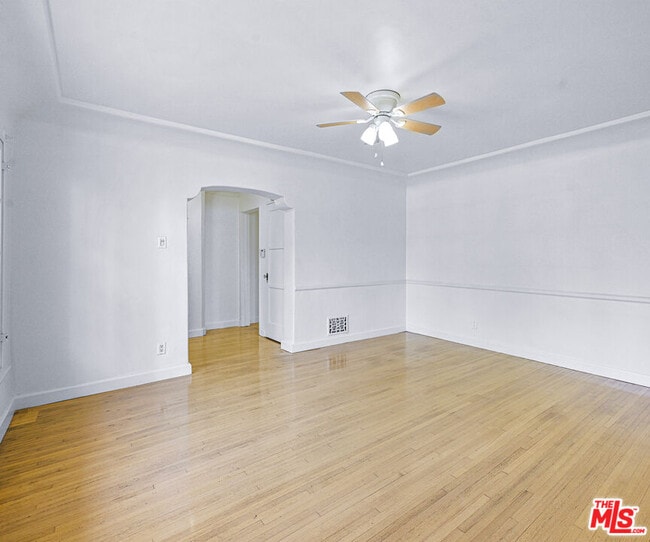 Photo - 1119 S Crescent Heights Blvd