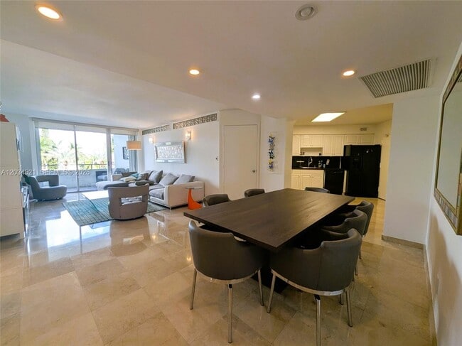 Photo - 5161 Collins Ave Unit 518