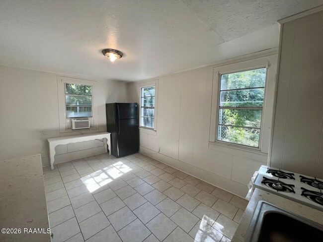 Photo - 503 Southdown Pl